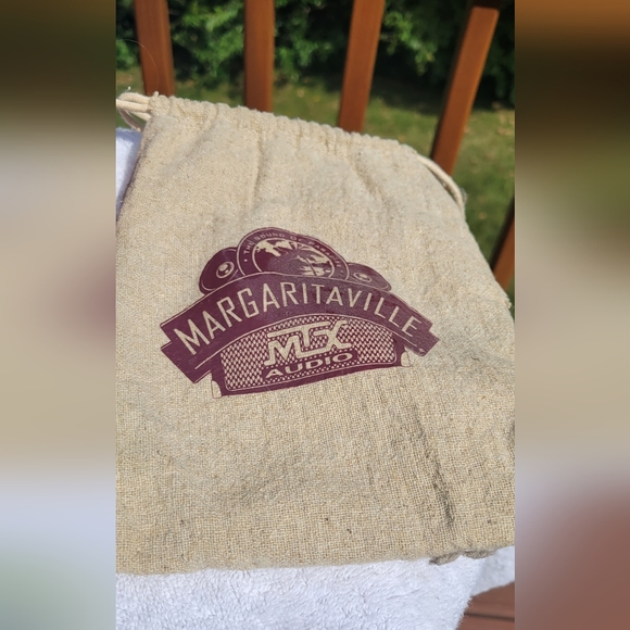 Margaritaville over ear headphones - Picture 3 of 6